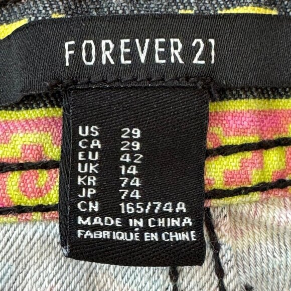 Forever 21 Aztec Print Short sz (8) - Picture 4 of 5